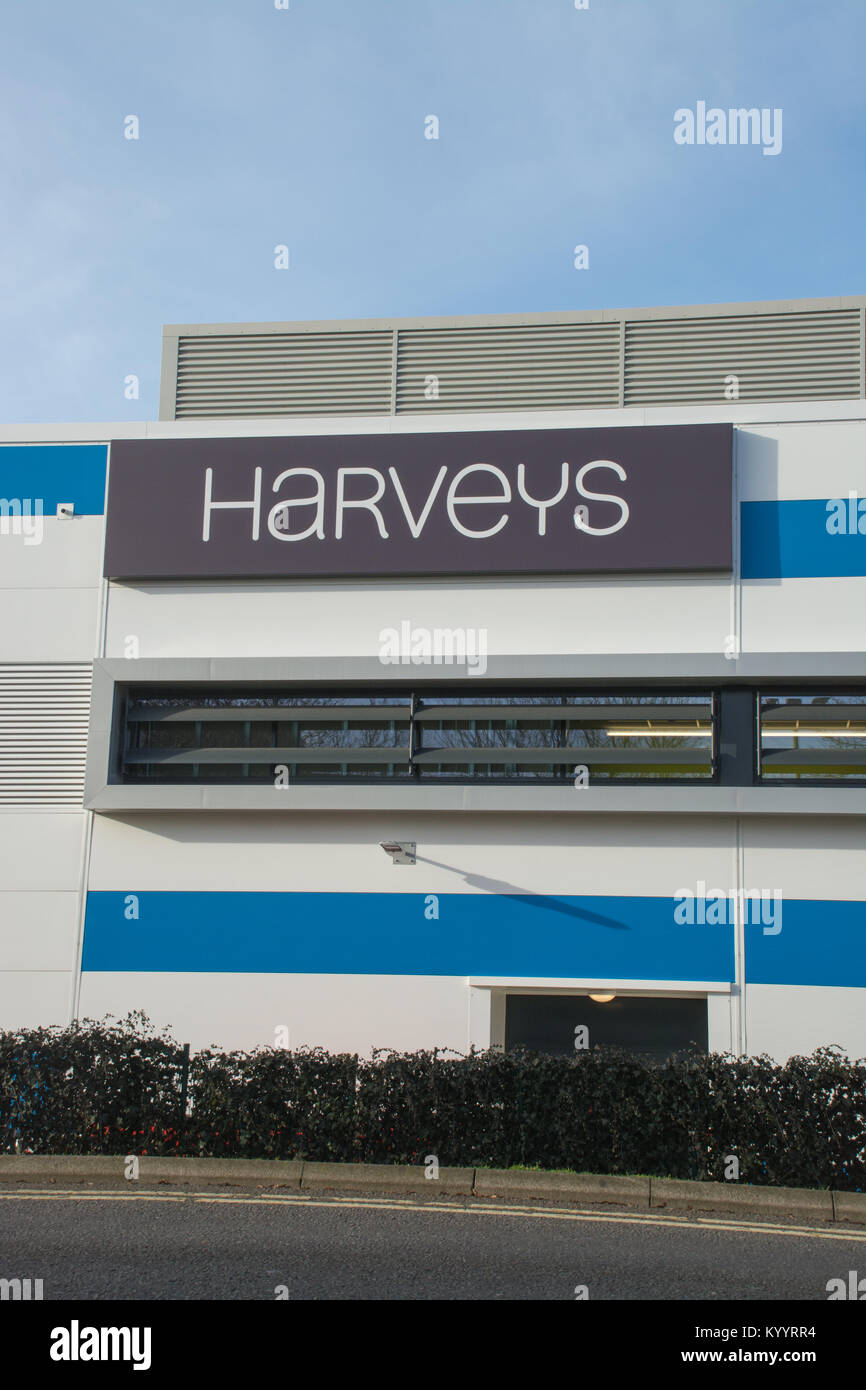 Harveys shop signage am neuen Horizont Retail Park in Farnborough, Hampshire, UK, im Januar 2018 Stockfoto