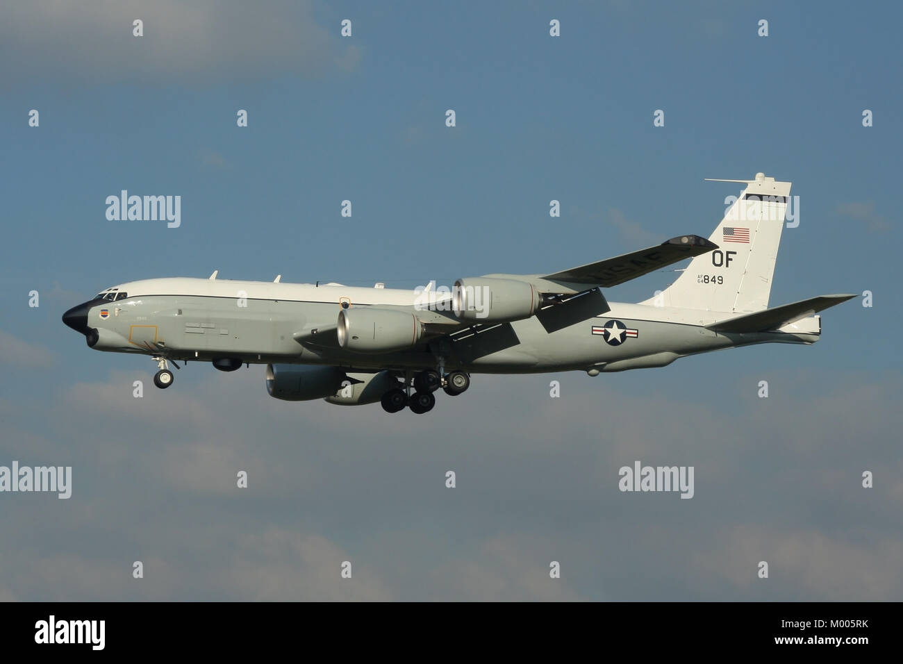 Eine RC-135 U' bekämpfen Gesendet' Rückkehr in die RAF Mildenhall nach einem Informationsbeschaffung Mission in Europa. Nur zwei dieser Flugzeuge vorhanden sind. Stockfoto