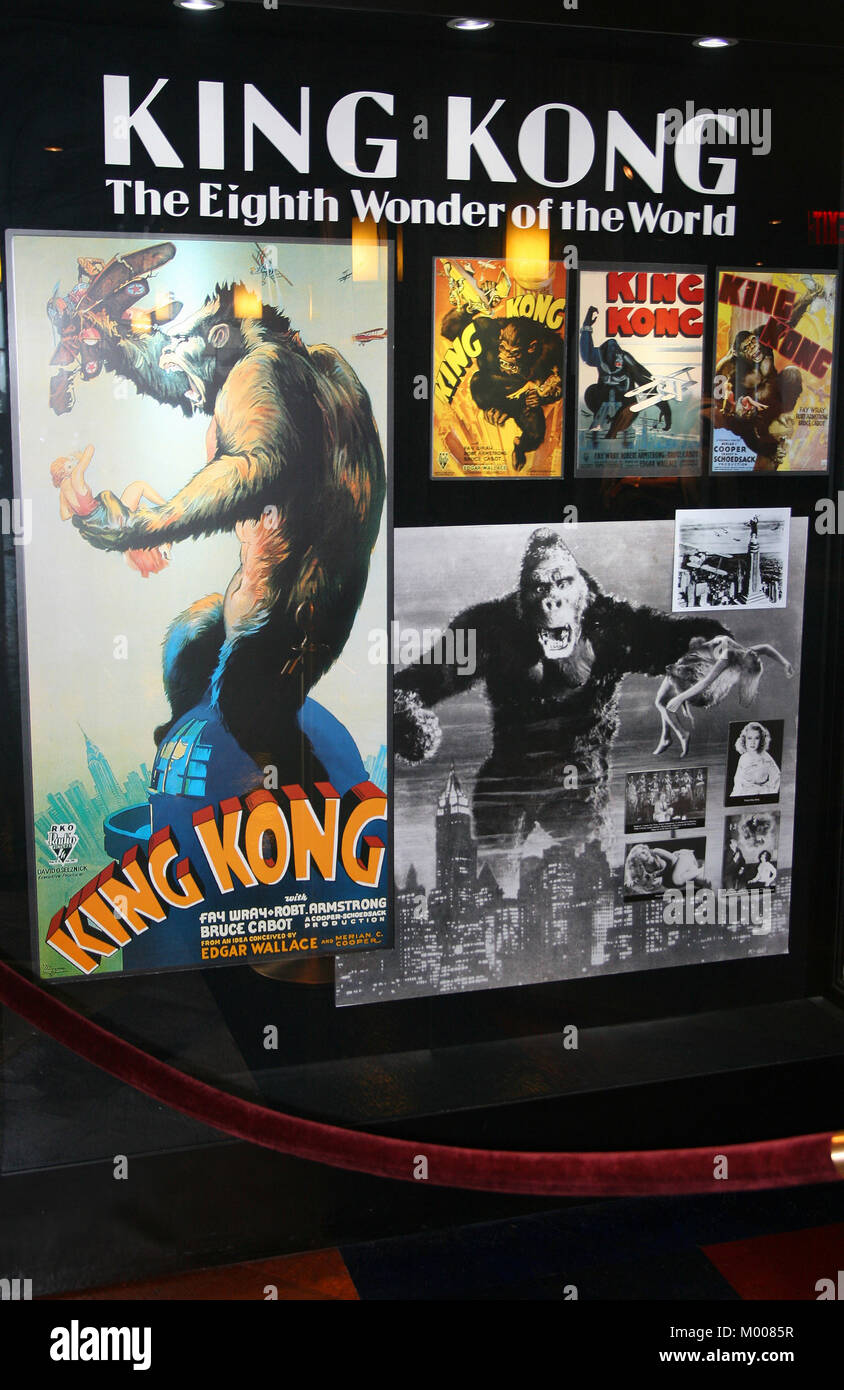 King Kong theatralischen Plakate am Empire State Building, New York State, New York City, USA. Stockfoto