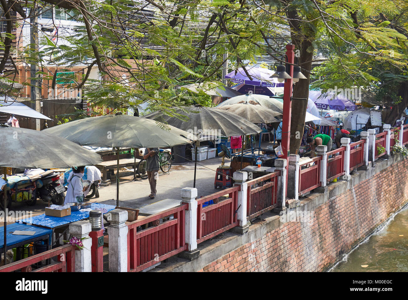 Bangkok, alte Stadt, am Kanal gelegenes Nahrungsmittelverkäufer Stockfoto
