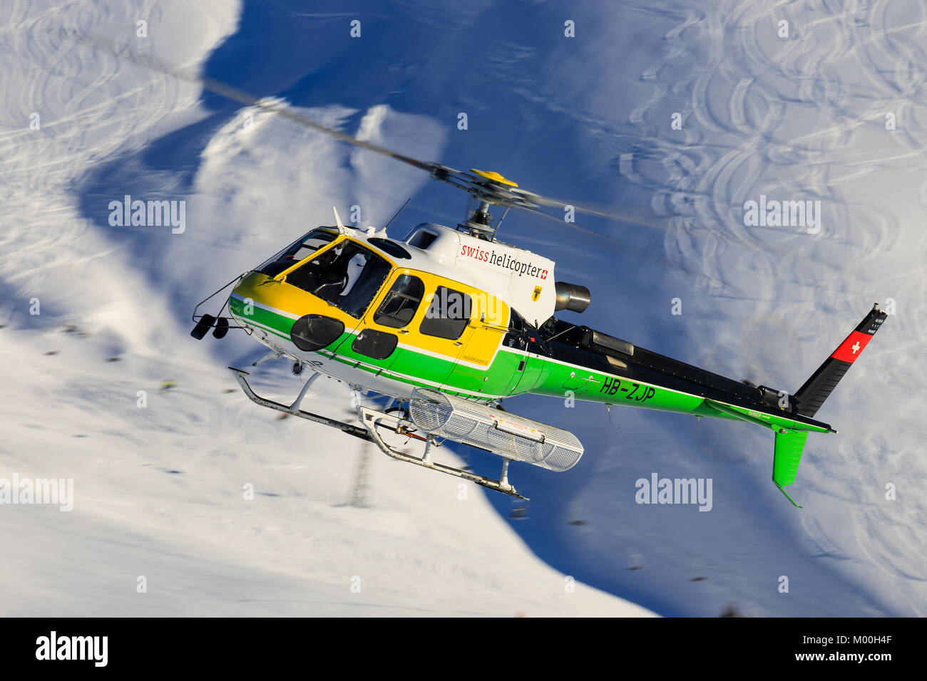 Lauberhorn/Schwitzlerand Januar 17, 2018: Eurocopter AS 350 B3 HB-ZJP Swiss Helicopter AG am Lauberhorn Ski World Cup. Stockfoto