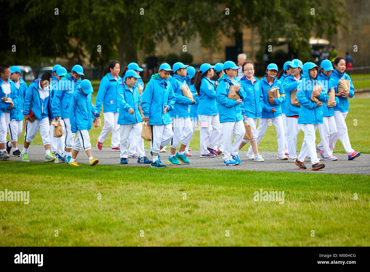 Schulkinder aus Übersee besuchen Blenheim Palace in Oxfordshire Stockfoto