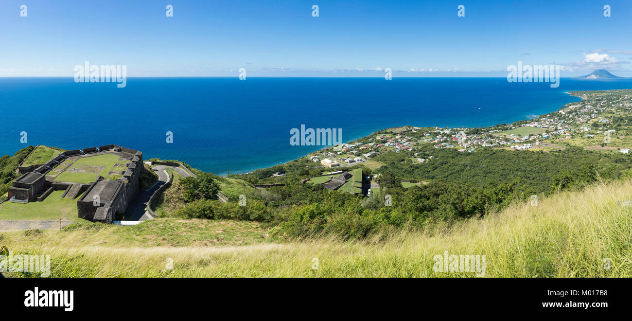 Panorama von St. Kitts, einschließlich Schwefel Festung und der Küste des Karibischen Meeres. Stockfoto