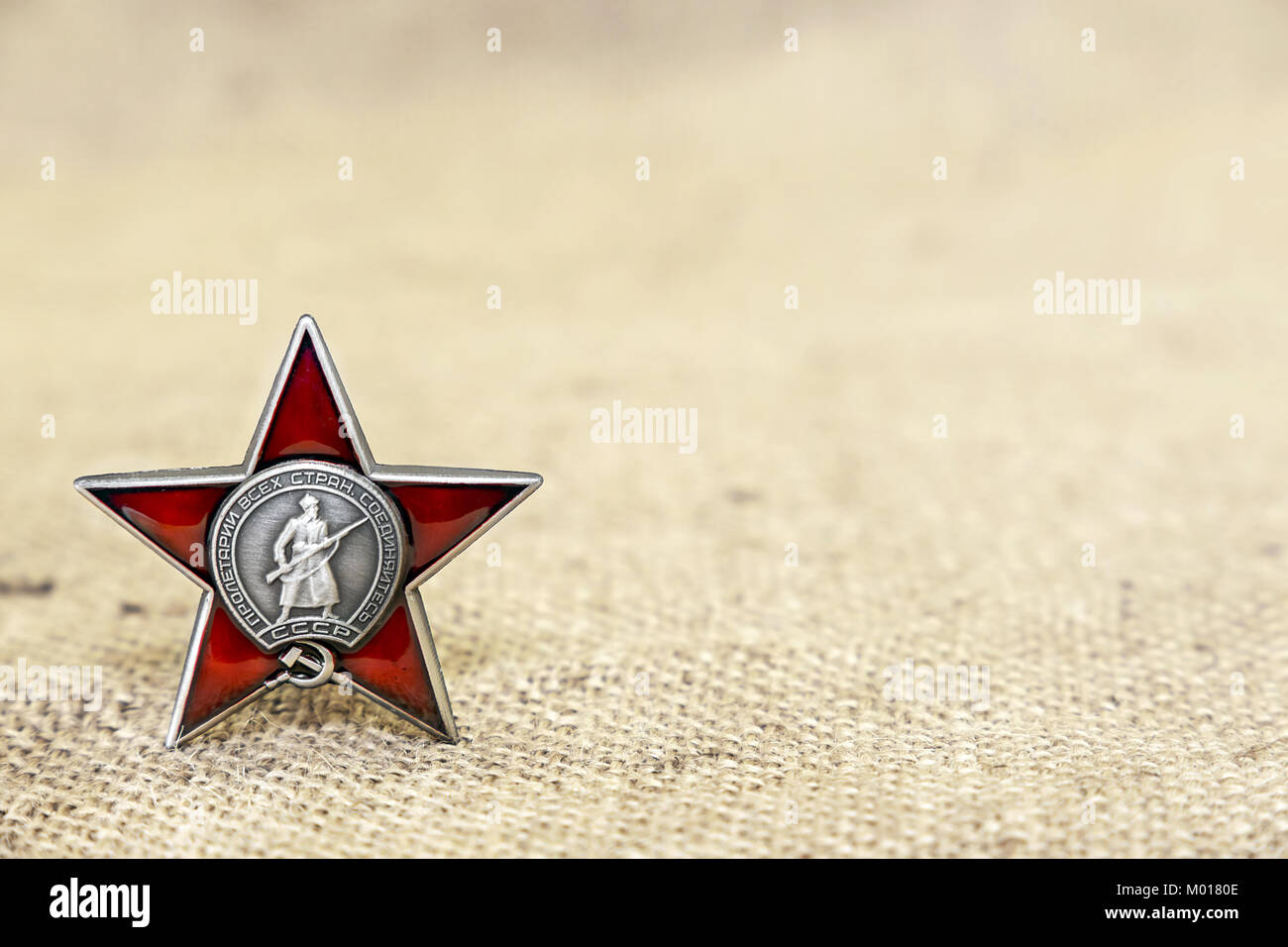 9. Mai - Tag des Sieges. Reihenfolge der Roten Stern. Card/Russisch Übersetzung: Arbeiter der Welt vereinen. der UDSSR Stockfoto