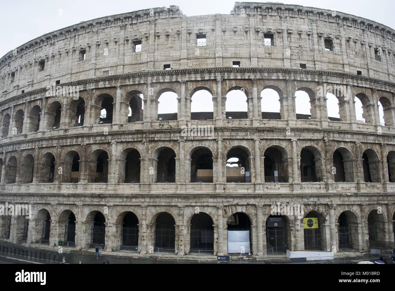 Kolosseum in Rom in der Vorderansicht Stockfoto