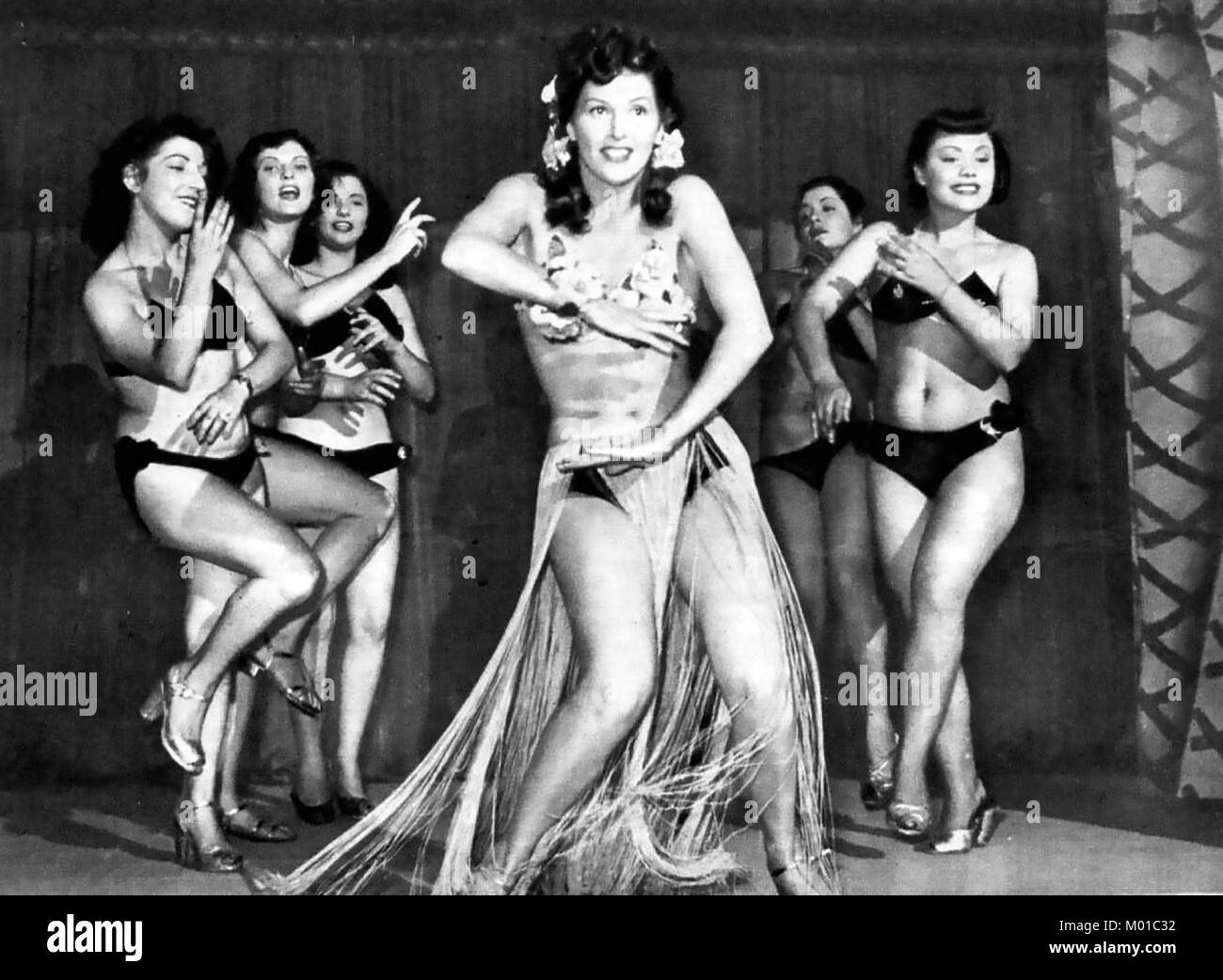 Vielzahl Lichter 1951 Capitolium Film mit Sophia Loren zweiter von links Stockfoto