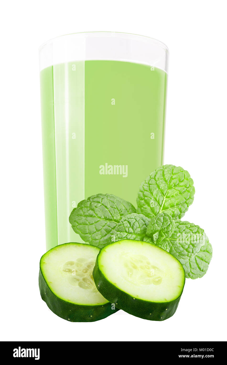 Isolierte trinken. Gurke und Minze Saft auf weißem Hintergrund als Verpackung Element isoliert Stockfoto