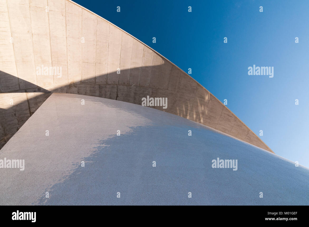 Äußere des Teneriffa Auditorium oder Auditorio de Tenerife Adán Martín in Santa Cruz de Tenerife auf Teneriffa, Spanien Stockfoto