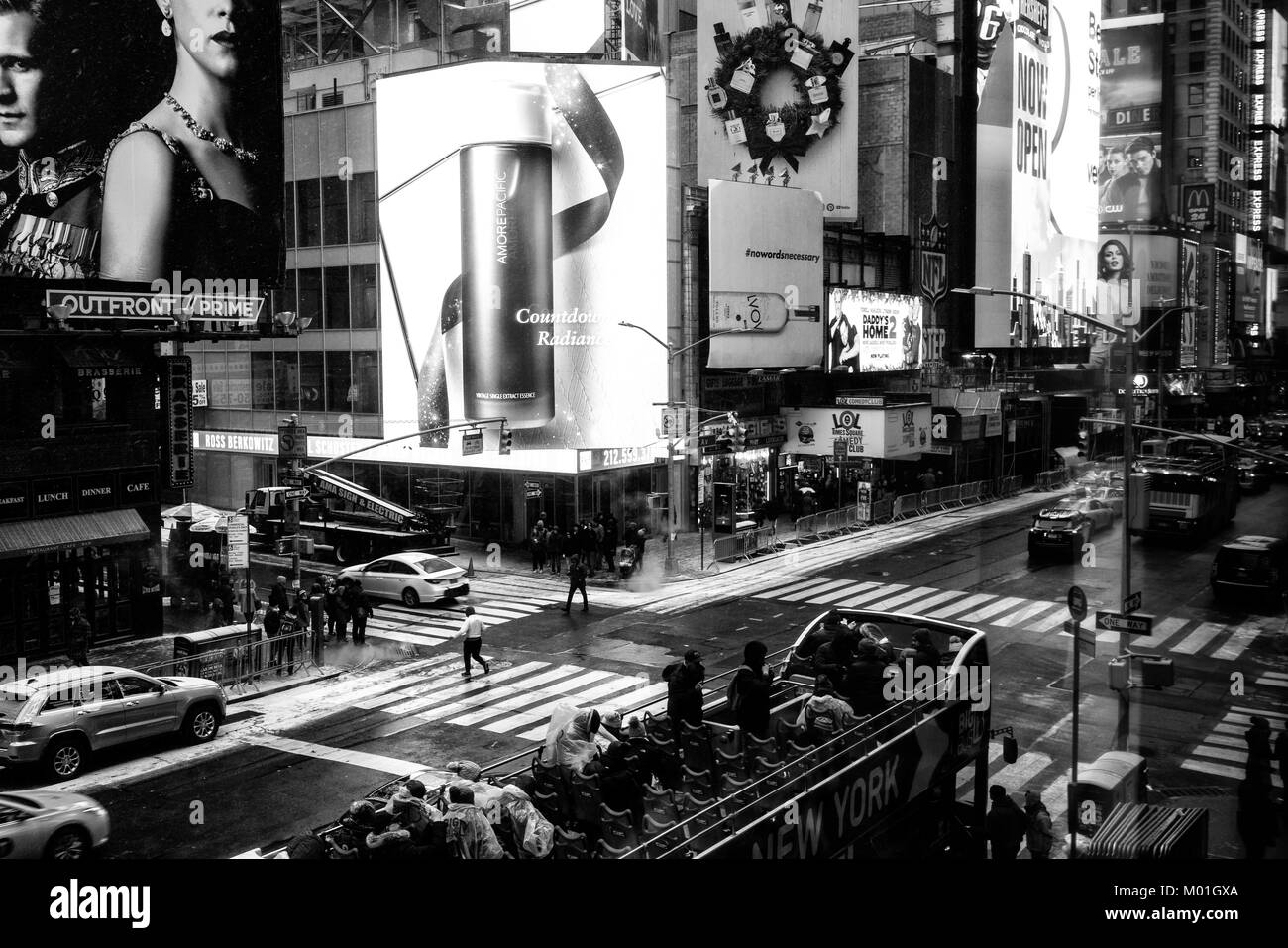 NYC/USA - 29 DEZ 2017 - berühmte New York Avenue. Times Square. Stockfoto