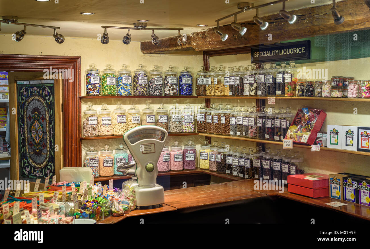 Spezialität Sweet Shop Interieur in Whitby, North Yorkshire, UK. Stockfoto