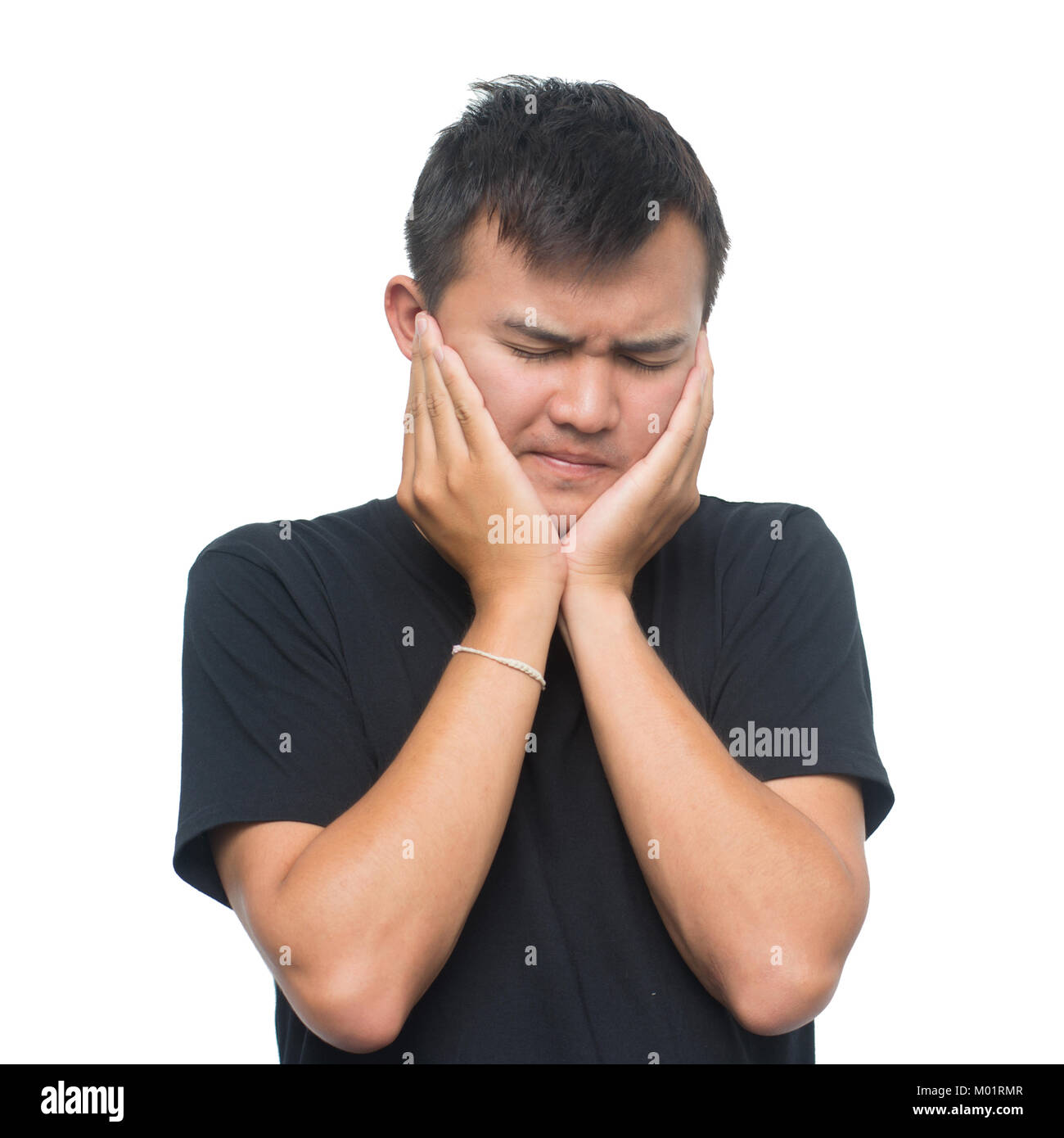 Emotionen und Personen Konzept - asiatischer Mann hat Zahnschmerzen auf weißem Hintergrund mit Freistellungspfad isoliert Stockfoto