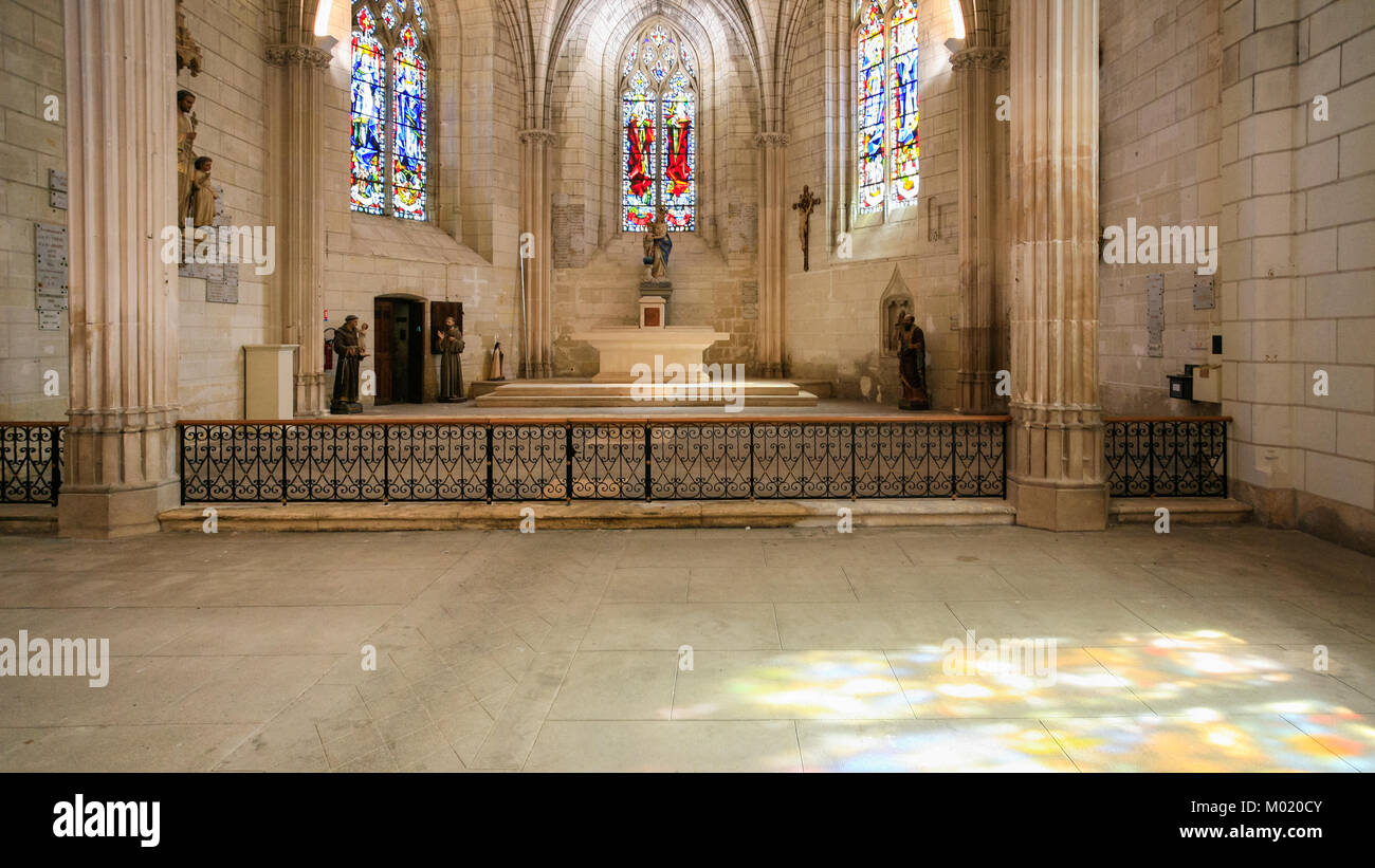 AMBOISE, Frankreich - 8. JULI 2010: Innenraum der Kirche Eglise Saint-Florentin in Amboise Stadt. Amboise ist im Département Indre-et-Loire auf der Stockfoto