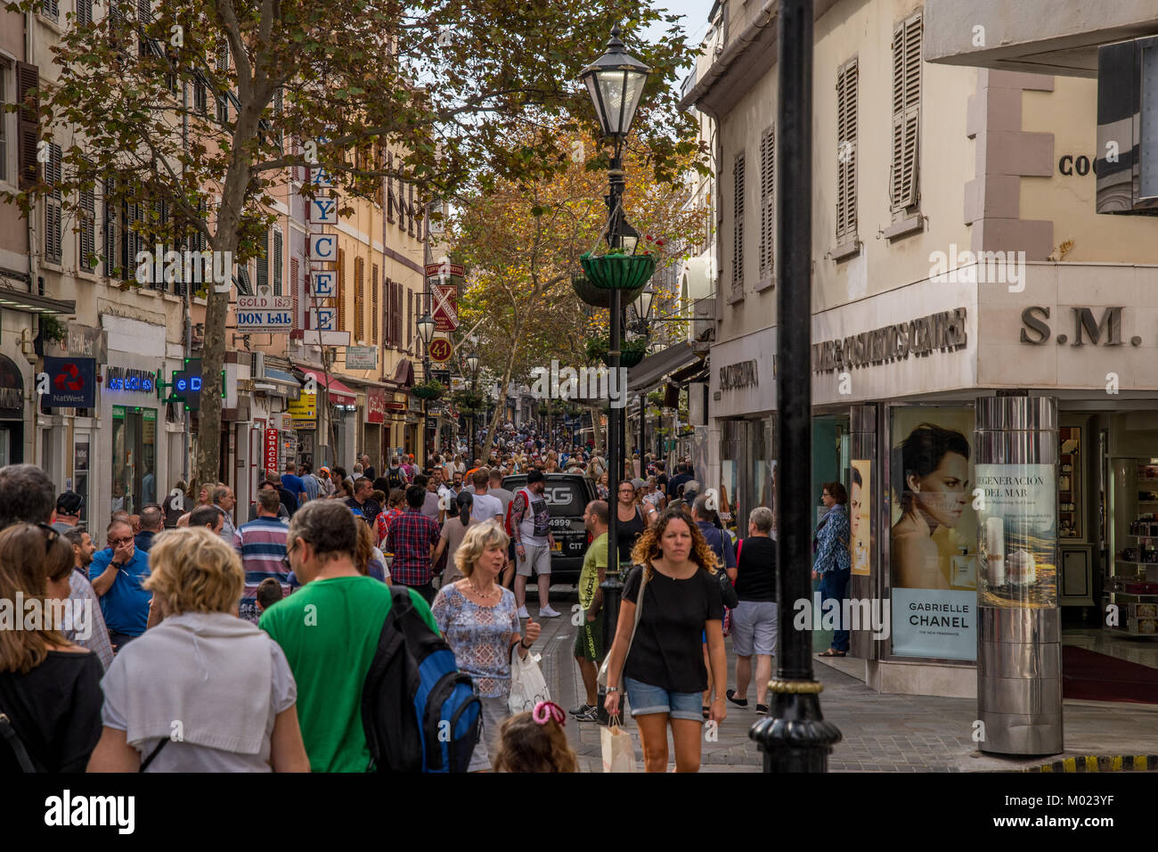 GIBRALTAR / GROSSBRITANNIEN - 09 Oktober 2017: FUSSGÄNGERZONE Stockfoto