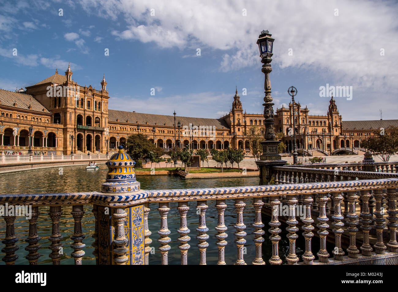 Sevilla, Andalusien/Spanien - 13. OKTOBER 2017: SPANIEN SQUARE KOLONNADE Stockfoto