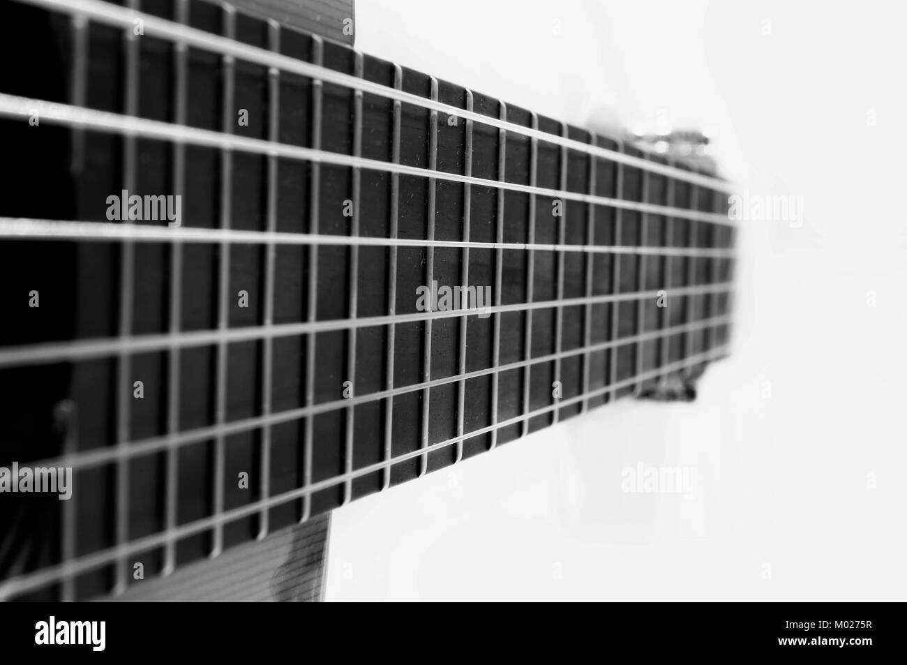 Detail Foto von den Saiten einer Gitarre Stockfoto