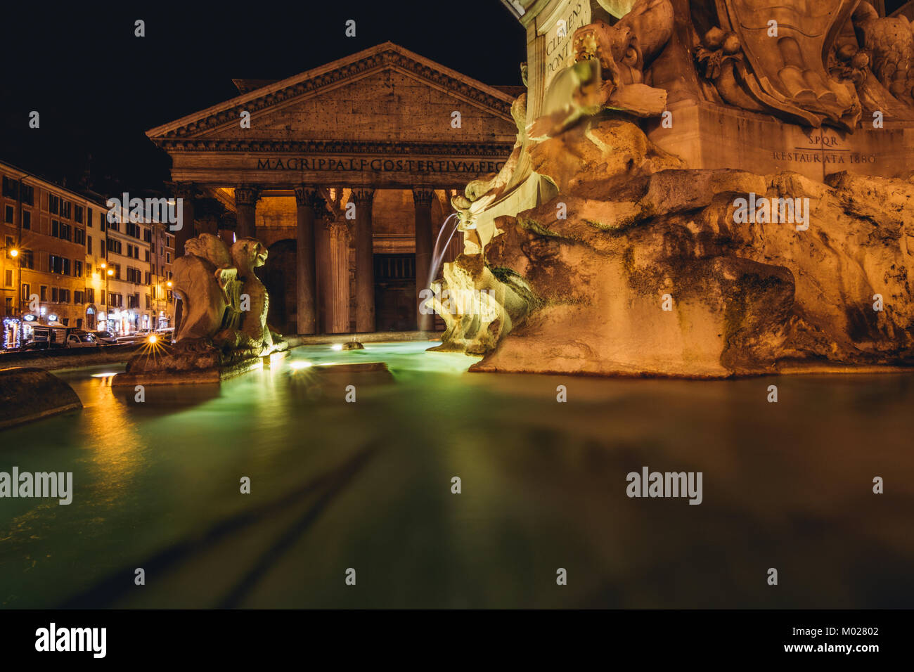 Die fabelhafte Pantheon in der Nacht im Herzen von Rom Stockfoto