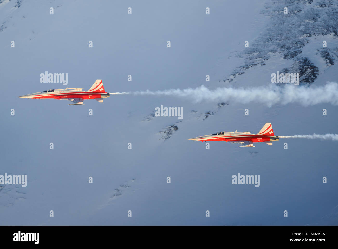 Lauberhorn/Schwitzlerand Januar 17, 2018: SIWSS C-Serie und Swis-Airforce Durchführen einer Air Show am Lauberhorn Ski World Cup. Stockfoto