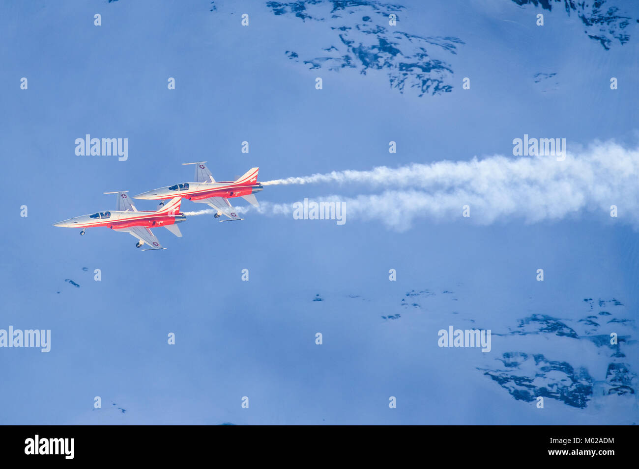 Lauberhorn/Schwitzlerand Januar 17, 2018: SIWSS C-Serie und Swis-Airforce Durchführen einer Air Show am Lauberhorn Ski World Cup. Stockfoto