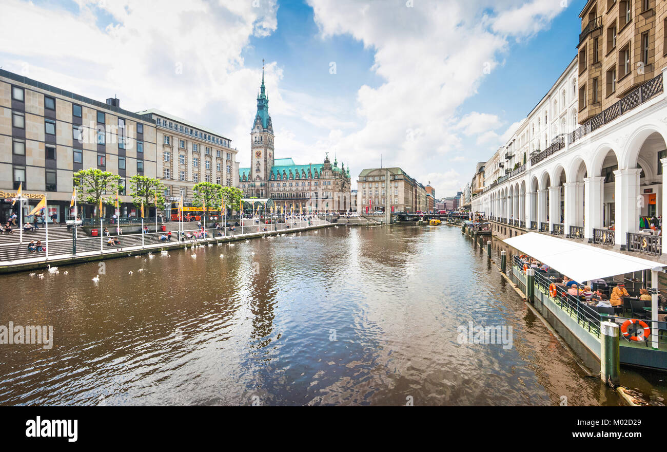 Schöne Aussicht auf die Innenstadt von Hamburg, Deutschland Stockfoto