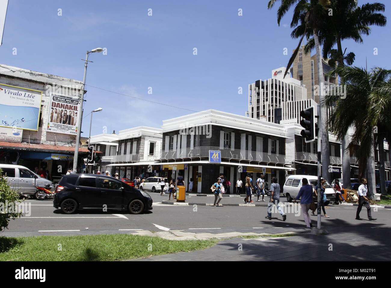 Den imposanten Boulevard, Place d'Armes" ist mit Royal palms gesäumt und führt bis in das Regierungsgebäude, eine schöne französisch-kolonialen Struktur d Stockfoto