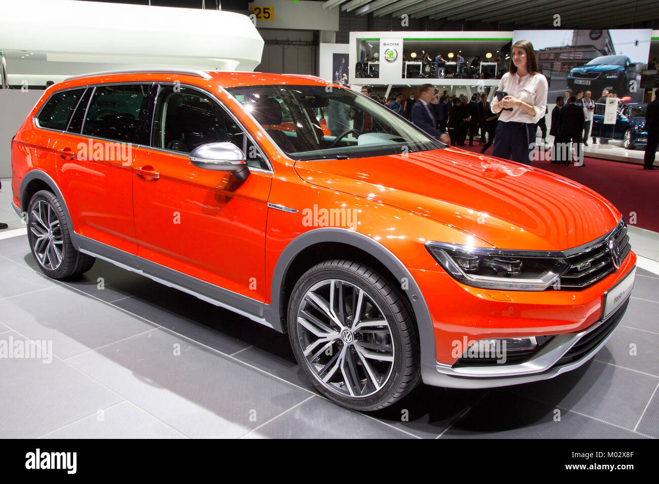 Genf, Schweiz - 3. März 2015: Volkswagen Passat Alltrack Debutes auf der  85. Internationalen Genfer Autosalon im Palexpo Stockfotografie - Alamy