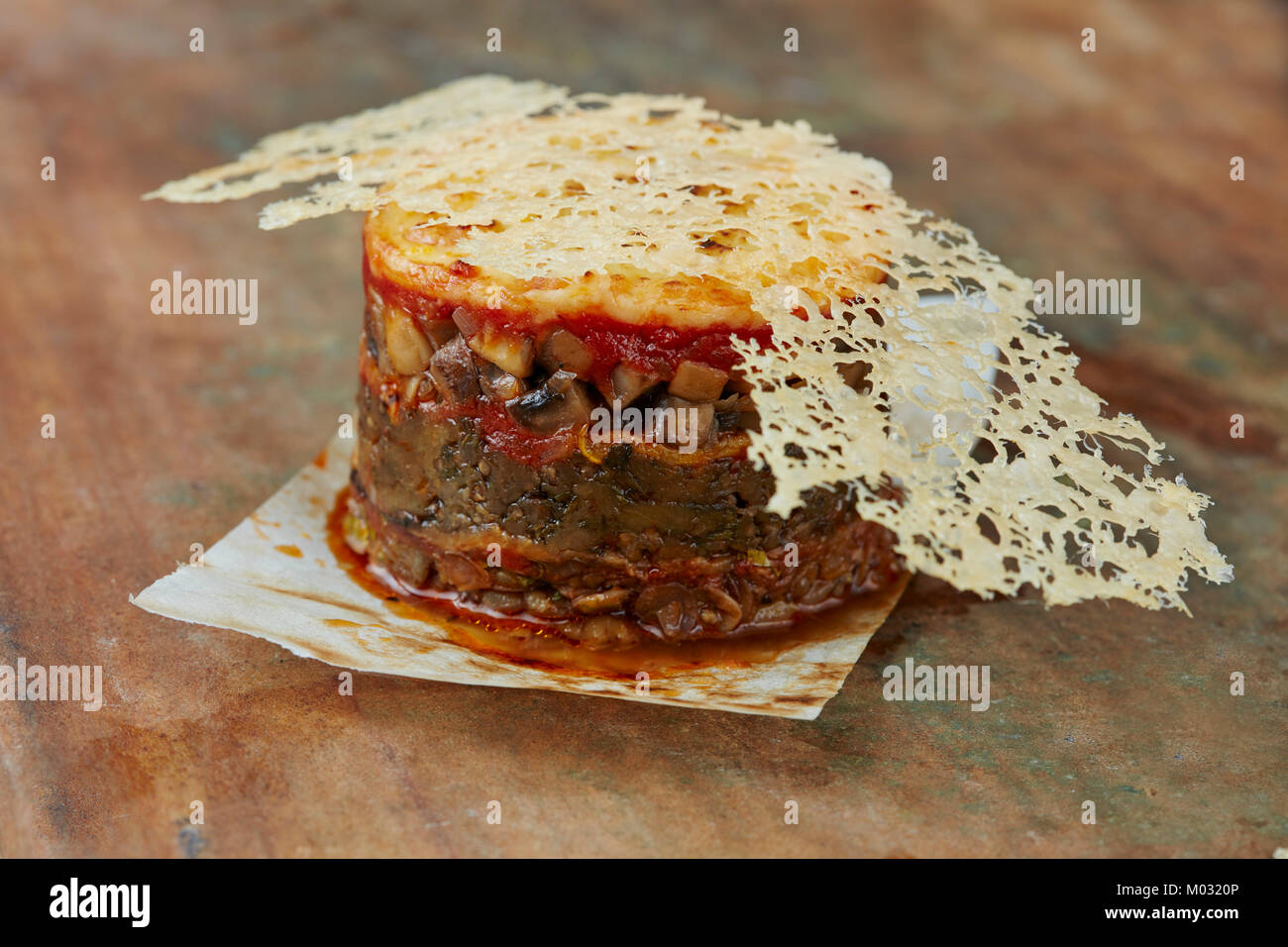 Gourmet Lasagne mit Parmesan Stockfoto