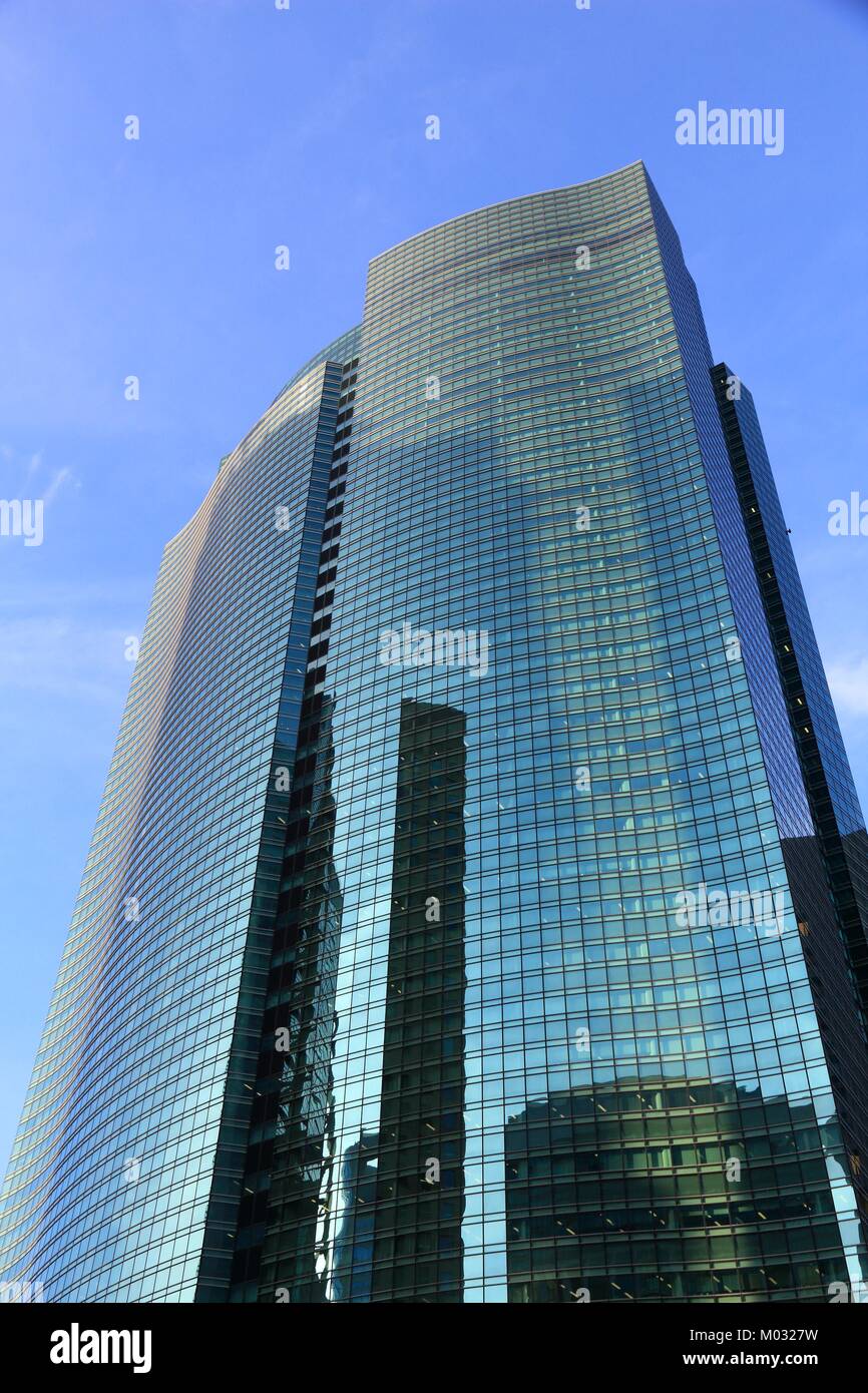 Tokio, Japan - Dezember 2, 2016: Shiodome City Center Wolkenkratzer in Tokio, Japan. Es ist ein Teil von Shiodome Sio-Site Entwicklung in 2003 abgeschlossen. Stockfoto