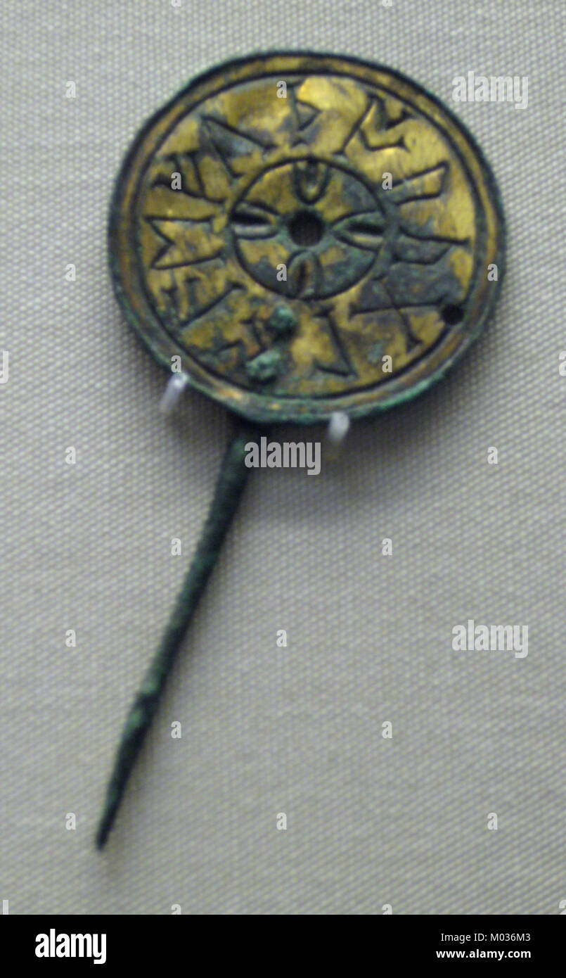 Der Malton Pin im British Museum ist ein bemerkenswertes Artefakt aus der britischen Geschichte. Es zeigt ein Stück der Vergangenheit durch sein Design und trägt zur kulturellen und historischen Sammlung des Museums bei. Stockfoto