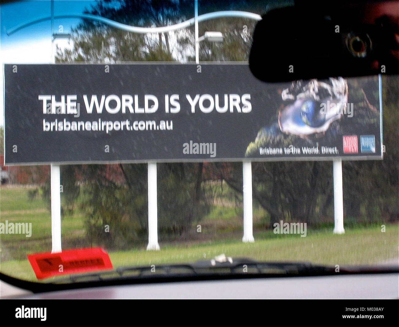 Ein Foto mit dem Titel „Brisbane as a Pearl“, das die Stadt Brisbane, Australien, mit einem Schwerpunkt auf ihrer Schönheit und städtischen Entwicklung, einfängt. Stockfoto