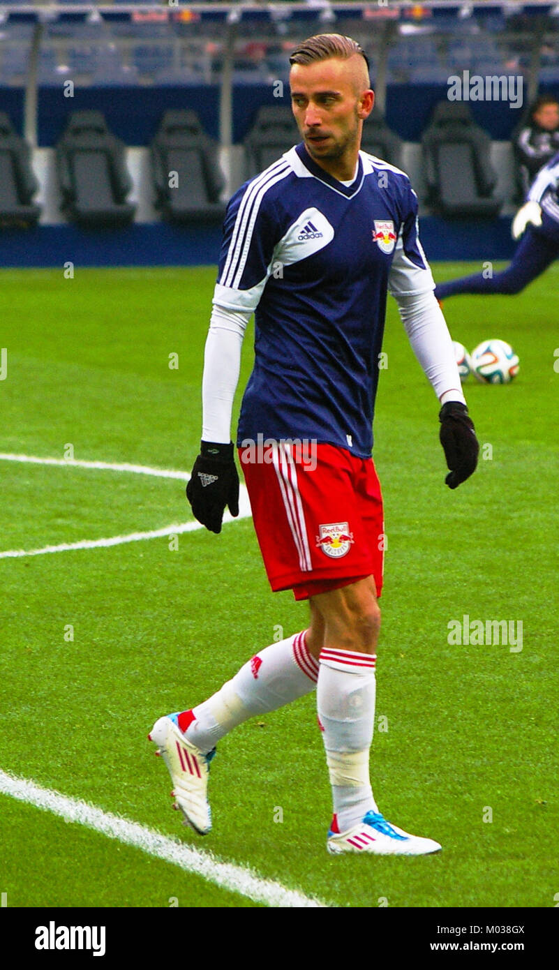 Das Spiel zwischen dem FC Red Bull Salzburg und dem SK Rapid Wien ist ein bemerkenswertes Spiel in der Bundesliga und stellt ein Wettkampf zwischen zwei prominenten österreichischen Fußballvereinen dar. Stockfoto