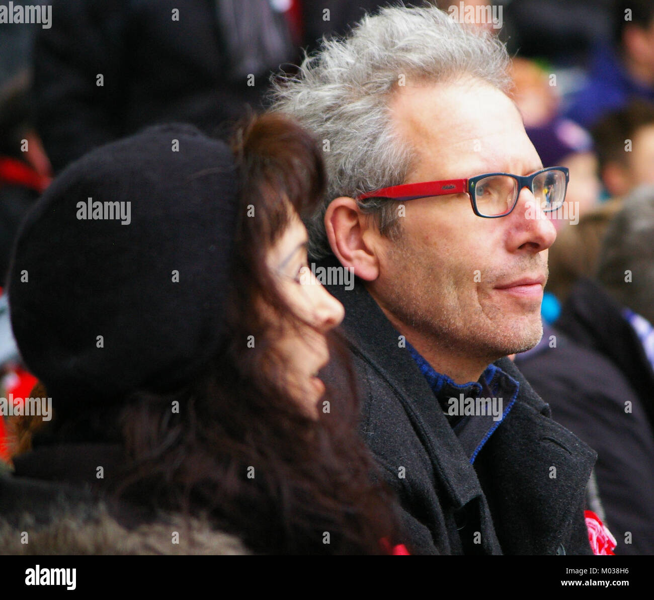 Ein Spiel zwischen dem FC Red Bull Salzburg und dem SK Rapid Wien in der Bundesliga mit einem Live-Fußballspiel. Das Bild zeigt die Intensität und Atmosphäre des Sportereignisses. Stockfoto