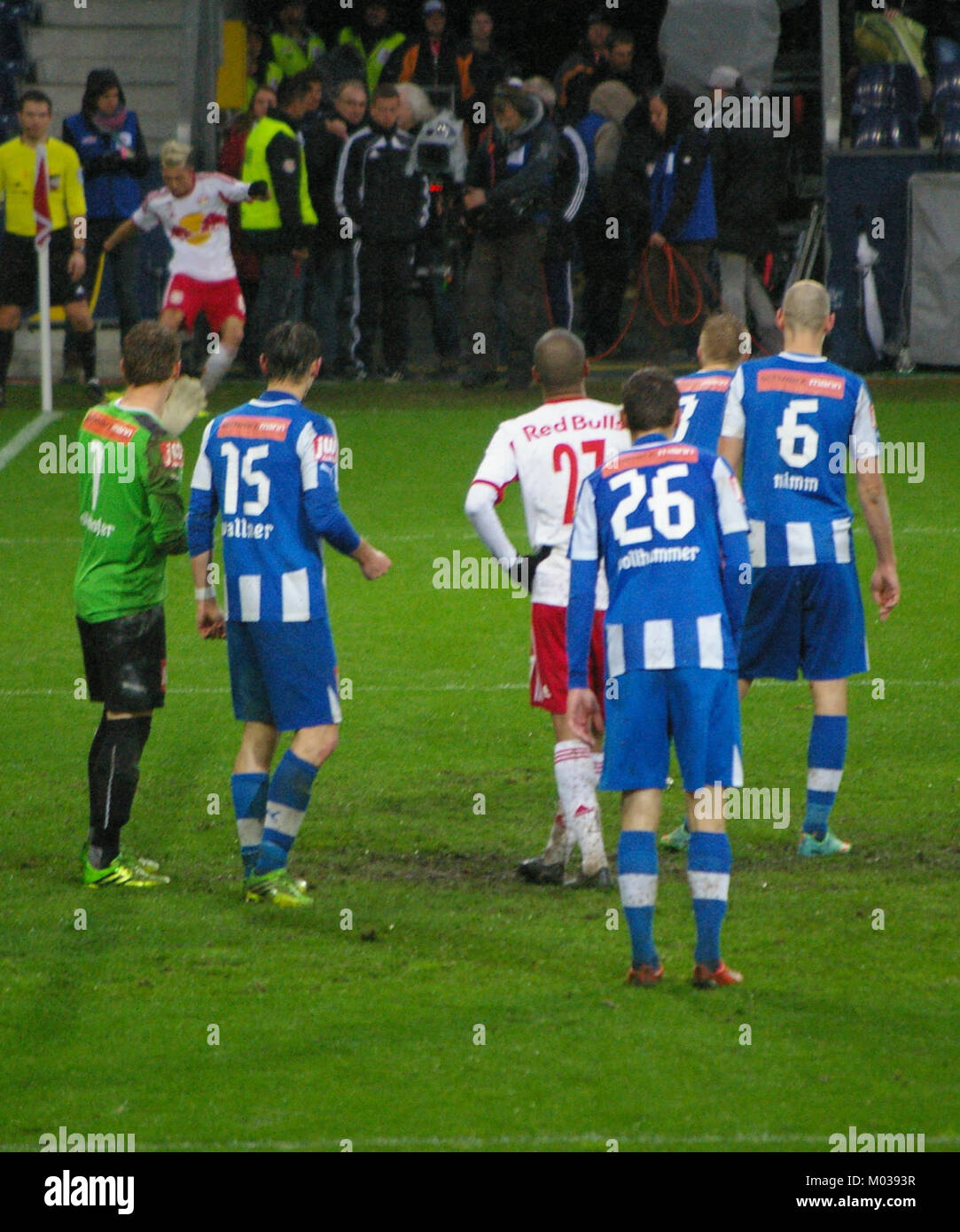 Dies bezieht sich auf ein Bundesliga-Spiel zwischen dem FC Red Bull Salzburg und dem SC Wiener Neustadt, das am 22. Des Monats stattfand. Das Spiel ist Teil der Bundesliga Österreichs. Stockfoto