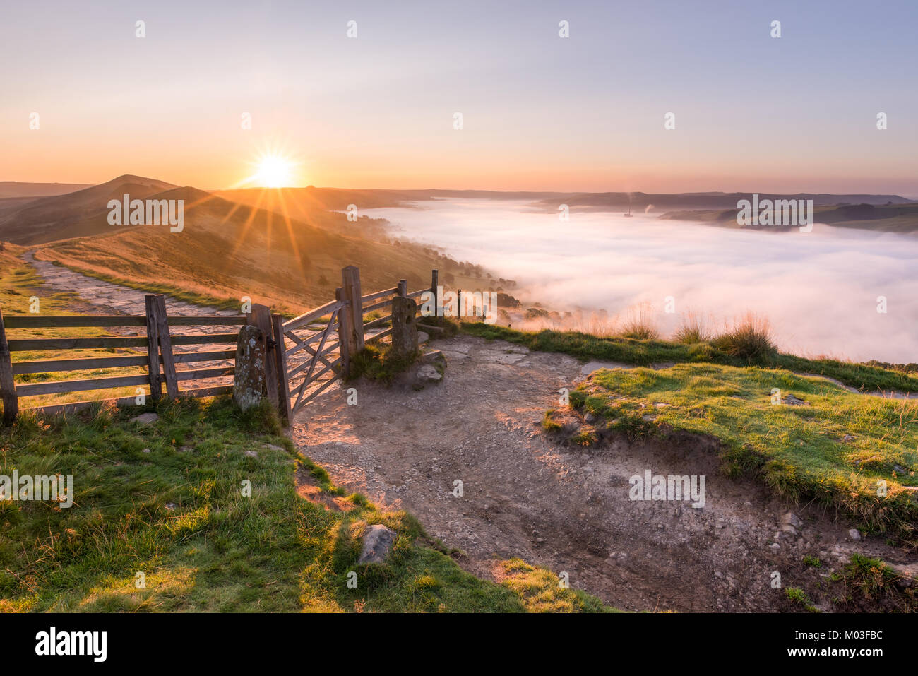Temperaturinversion bei Mam Tor-Peak District Stockfoto