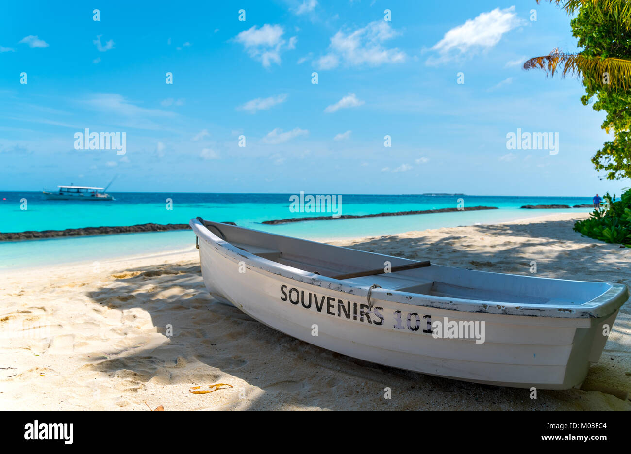 Boot auf Kuramathi Island - Malediven Stockfoto