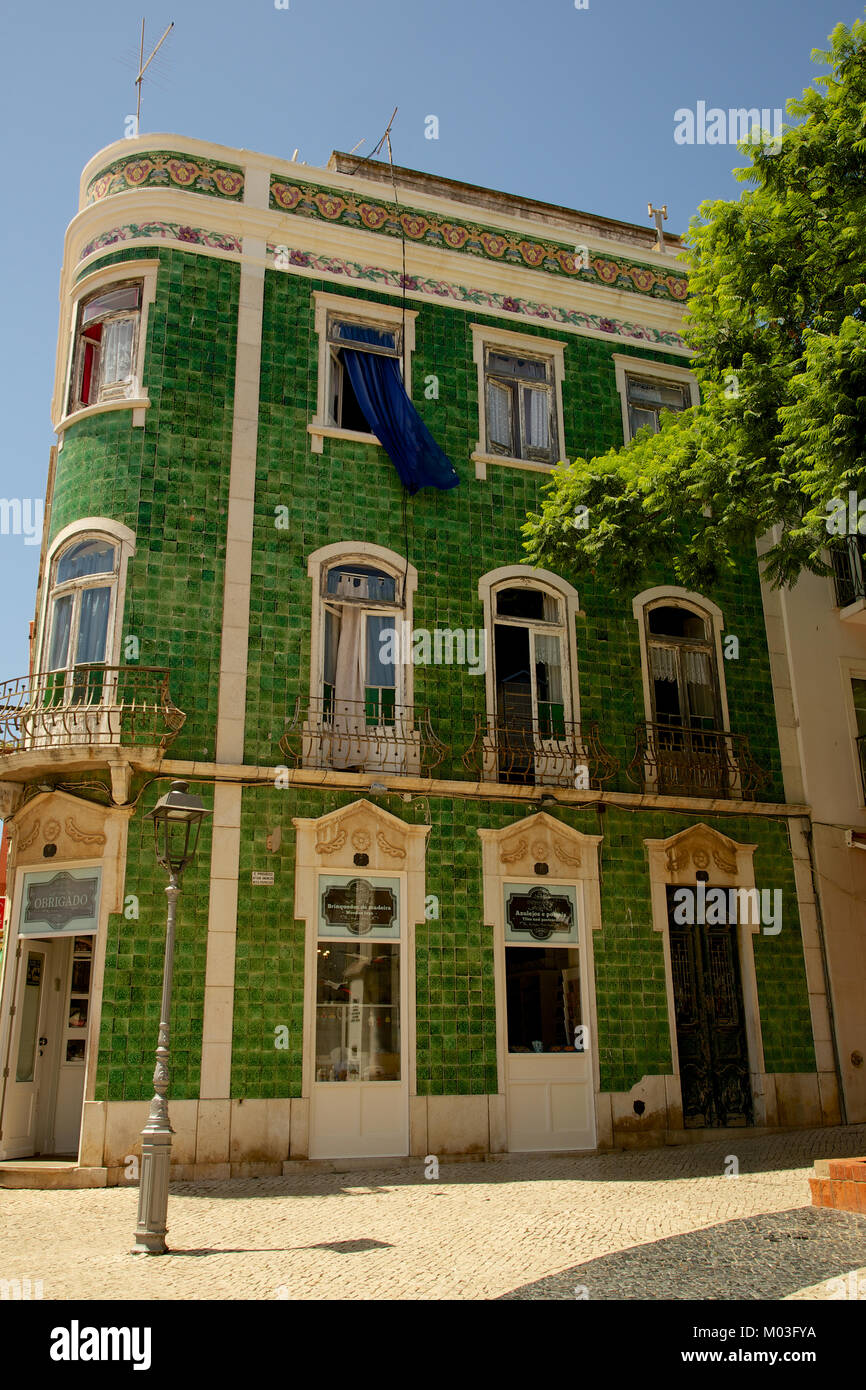 Historische Fliesen- shop vorne in der Altstadt von Lagos, Algarve,  Portugal Stockfotografie - Alamy