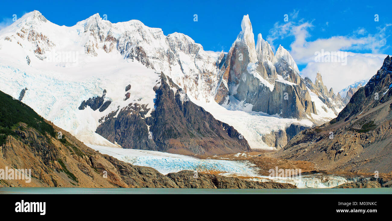 Cerro Torre Bergpanorama im Nationalpark Los Glaciares, Patagonien, Argentinien, Südamerika Stockfoto