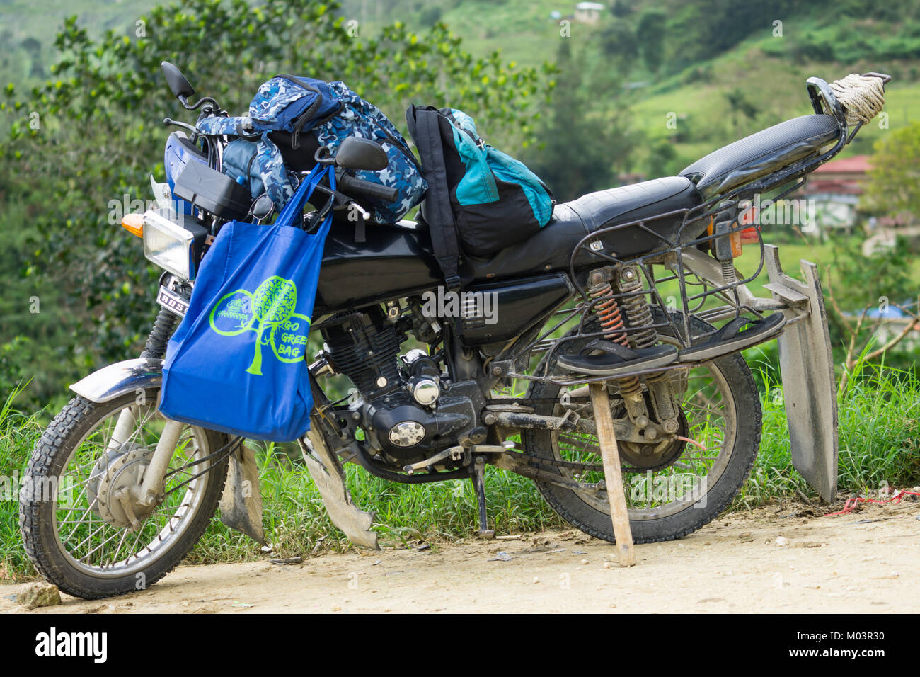 Typische Habal Habal Motorrad in der Provinz der Philippinen verwendet. Stockfoto