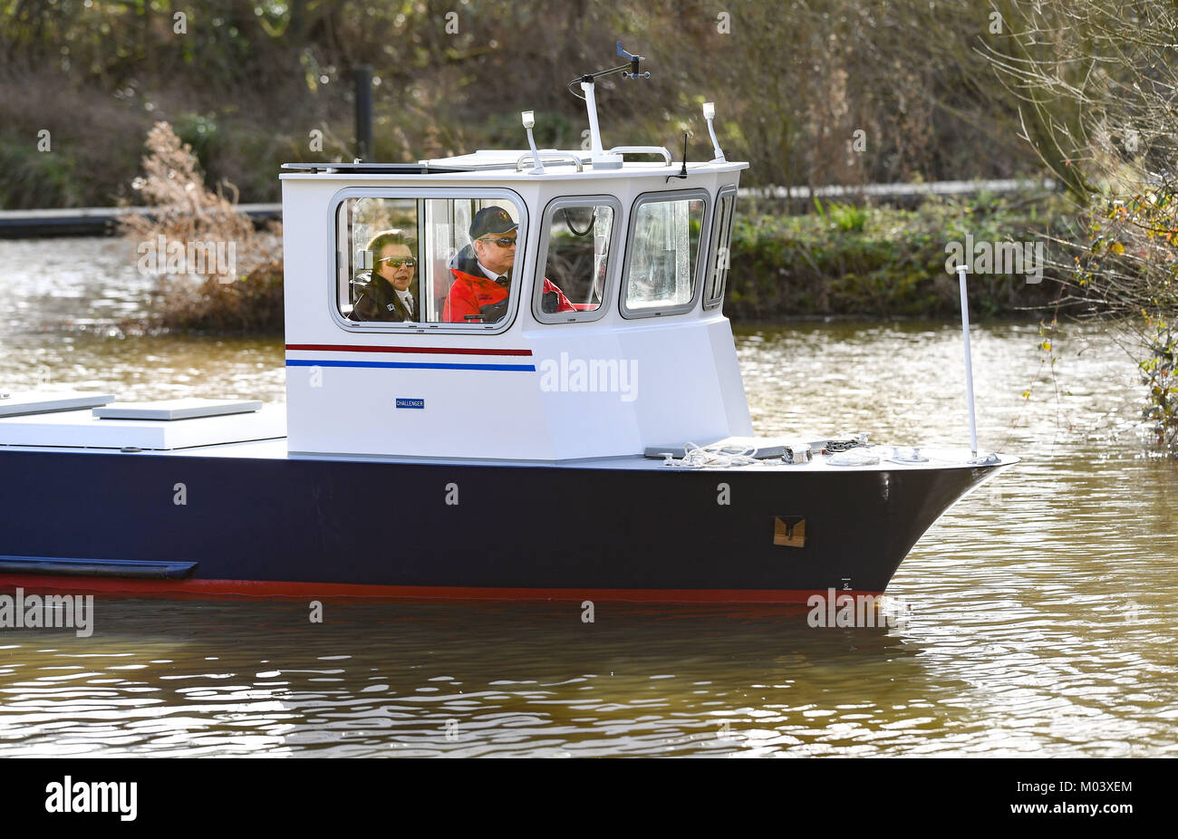 Southampton, Großbritannien. 18 Jan, 2018. Paul Watt/Alamy Leben Nachrichten Princess Royal Fahrten an Bord der Challenger, der in Anlehnung an die Brittany Ferries Schiff Normandie in Timsbury See Ship Handling Center in der Nähe von Romsey Southampton zum zweiten Teil von Ihrem Besuch in offiziell Solent Universität und Warsash Maritime Academy neue St Marys Campus öffnen. Die Princess Royal heute, Donnerstag, den 18. Januar 2018, besuchte Southampton in England offiziell Neue warsash Maritime Academy St Marys Campus im Herzen der Stadt öffnen. Credit: PBWPIX/Alamy leben Nachrichten Stockfoto