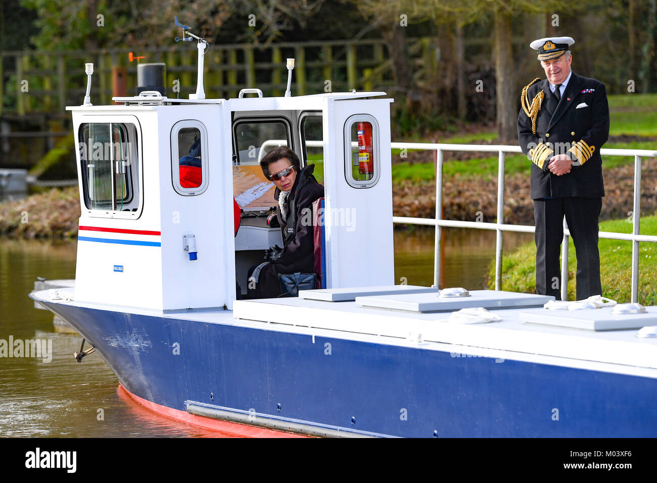 Southampton, Großbritannien. 18 Jan, 2018. Bilder Paul Watt/Alamy Leben Nachrichten Princess Royal Fahrten an Bord der Challenger, der in Anlehnung an die Brittany Ferries Schiff Normandie in Timsbury See Ship Handling Center in der Nähe von Romsey Southampton begrüßt die von Herrn westlich von spithead zum zweiten Teil von Ihrem Besuch in offiziell Solent Universität und Warsash Maritime Academy neue St Marys Campus öffnen. Die Princess Royal heute, Donnerstag, den 18. Januar 2018, besuchte Southampton in England offiziell Neue warsash Maritime Academy St Marys Campus im Herzen der Stadt öffnen. Credit: PBWPIX/Alamy leben Nachrichten Stockfoto