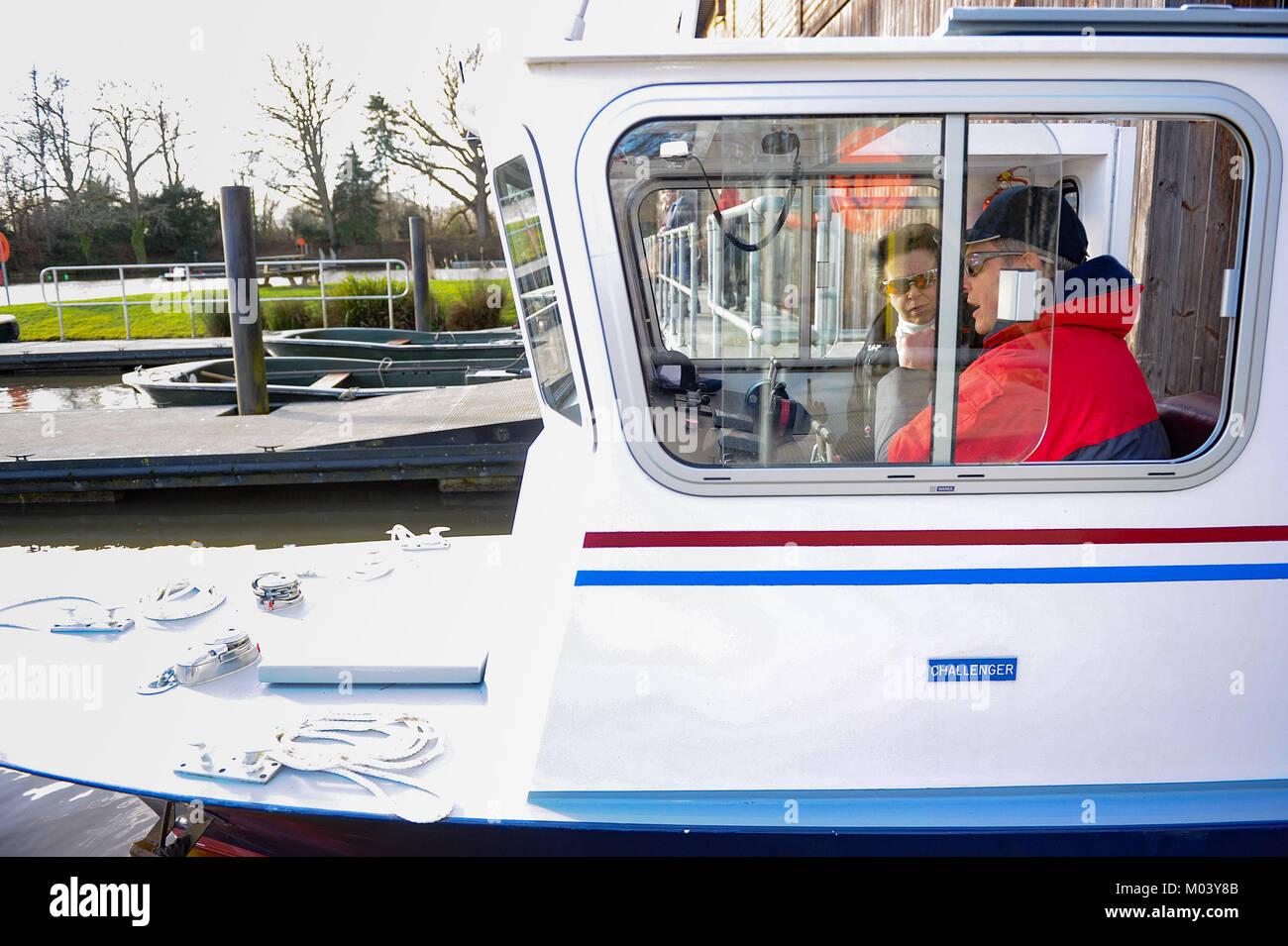 18. Januar 2018 Southampton, England. Bilder Paul Watt/Alamy Leben Nachrichten Princess Royal Fahrten an Bord der Challenger, der in Anlehnung an die Brittany Ferries Schiff Normandie in Timsbury See Ship Handling Center in der Nähe von Romsey Southampton begrüßt die von Herrn westlich von spithead zum zweiten Teil von Ihrem Besuch in offiziell Solent Universität und Warsash Maritime Academy neue St Marys Campus öffnen. Die Princess Royal heute, Donnerstag, den 18. Januar 2018, besuchte Southampton in England offiziell Neue warsash Maritime Academy St Marys Campus im Herzen der Stadt öffnen. Credit: PBWPIX/Alamy leben Nachrichten Stockfoto