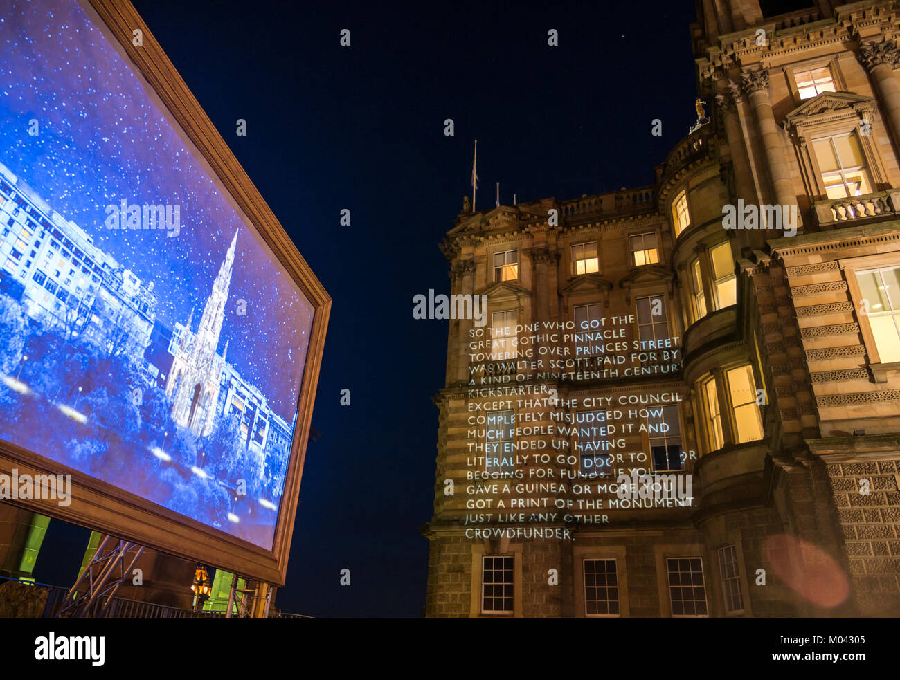 Edinburgh, Schottland, Großbritannien. 18 Jan, 2018. Val McDermid die Kurzgeschichte 'New Year's Auferstehung' in 12 verschiedenen Standorten an einem Abend Wanderweg rund um das Stadtzentrum von Edinburgh feiert den Edinburgh literarisches Erbe. In Auftrag gegeben und von Edinburgh's Hogmanay und Edinburgh International Book Festival, in Verbindung mit dem Edinburgh UNESCO Stadt der Literatur Vertrauen vorgestellt. Von Underbelly produziert. Projektionen durch doppelte Produktionen. Die Bank von Schottland Hauptquartier, Lloyds Banking Group, auf dem Damm Stockfoto