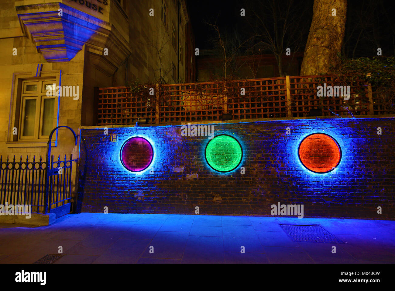 London, Großbritannien. 18 Jan, 2018. Harmonische Portal von Chris Werk in St. James Church, Piccadilly als Teil der Lumiere London Licht Festival in London Quelle: Paul Brown/Alamy leben Nachrichten Stockfoto