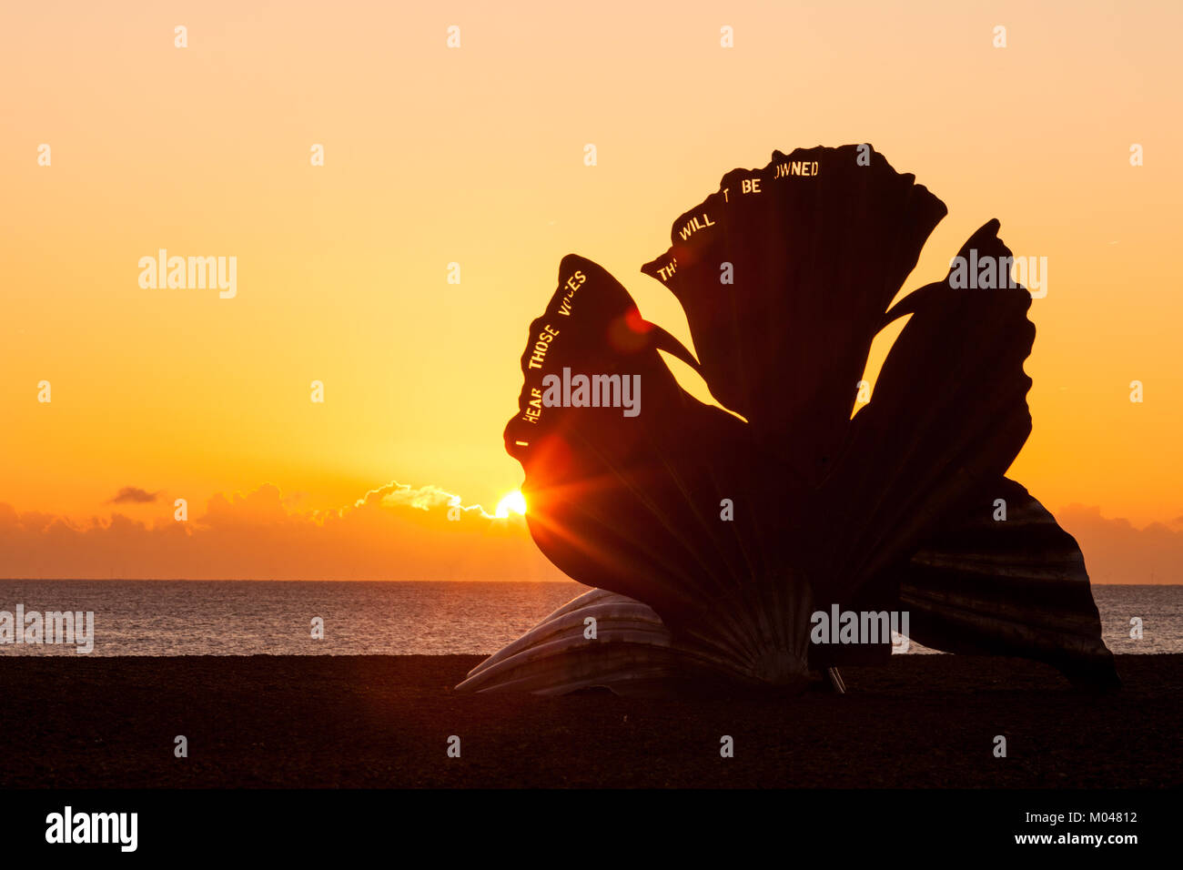 Die Jakobsmuscheln, eine Skulptur an der Komponist Benjamin Britten auf Henne Strand, Suffolk England Großbritannien Stockfoto