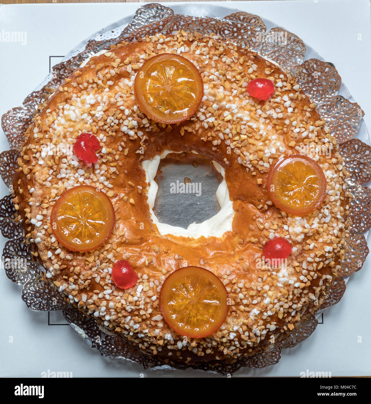 Berühmte roscon de Reyes von Moulin Chocolat, Madrid, Spanien Stockfoto