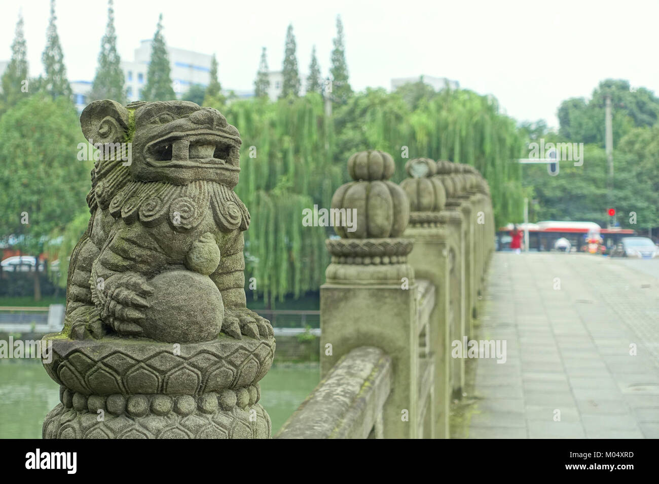 Brücke über Jinjiang Fluss - Hebin Straße Wangjiang Straße - Chengdu, China - DSC 05684 Stockfoto