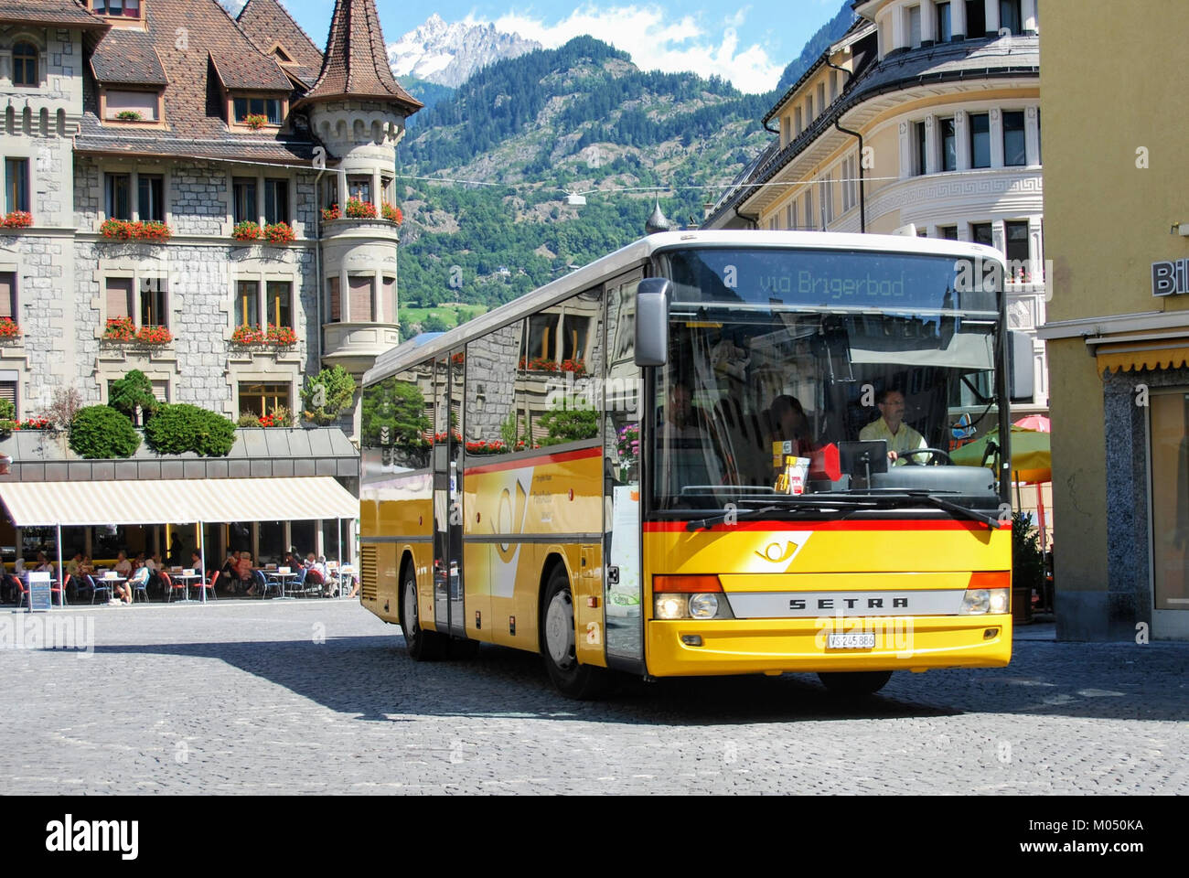 Bus-27306533 bezieht sich auf ein bestimmtes Busmodell oder einen bestimmten Service, der durch diese Nummer identifiziert wird. Weitere Details zu Spezifikationen, Betriebsgebiet und Servicehistorie werden nicht angegeben. Stockfoto