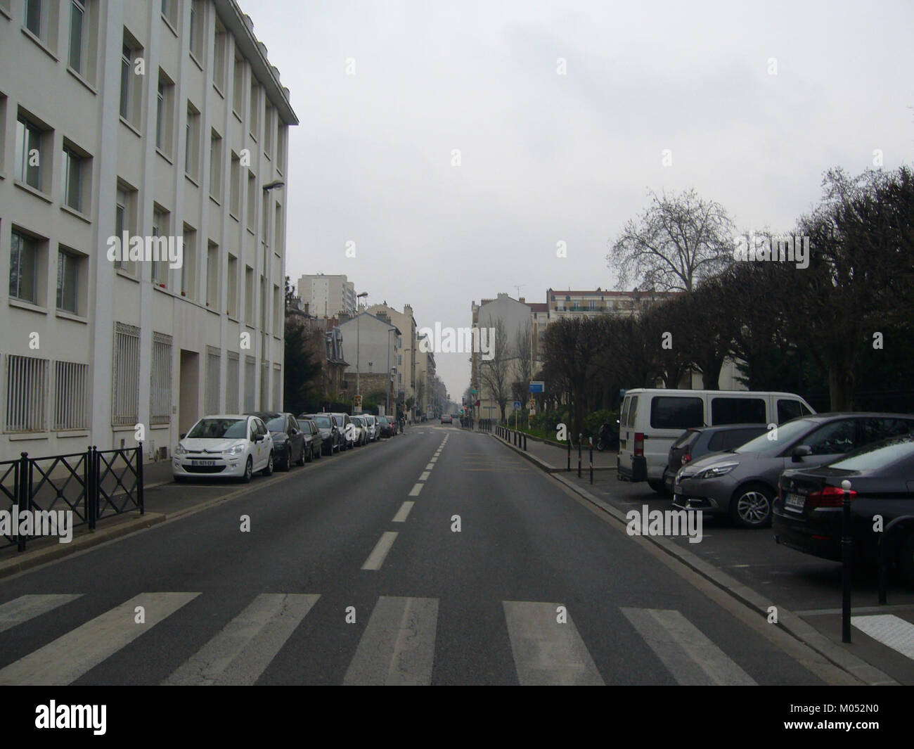 Der Boulevard Saint-Denis ist eine Hauptstraße in Paris, Frankreich, die für ihre historische Bedeutung und lebendige Atmosphäre bekannt ist. Es verbindet mehrere wichtige Viertel und ist gesäumt von Geschäften, Cafés und kulturellen Stätten. Die Straße hat eine reiche Geschichte und ist oft geschäftig, was sie zu einem wichtigen Teil der städtischen Landschaft in Paris macht. Stockfoto