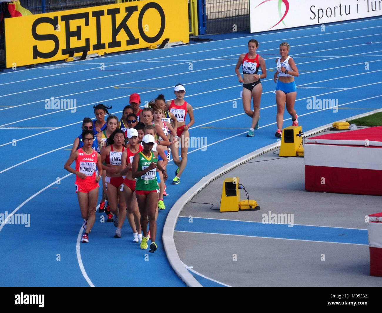Der 000 Meter lange Spaziergang für Frauen während der IAAF U20-Weltmeisterschaft 2016 in Bydgoszcz. Bei dieser Veranstaltung wurden junge Athleten auf internationaler Ebene im Leichtathletik- und Leichtathletik-Wettbewerb vorgestellt. Stockfoto