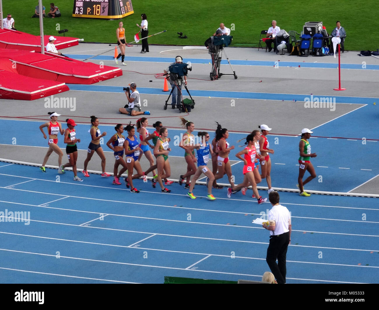 Dieses Bild zeigt die 10.000-m-Walk-Veranstaltung von womenâ bei der IAAF U20-Weltmeisterschaft 2016 in Bydgoszcz am 19. Juli 2016, die das Wettkampfrennen feierte. Stockfoto