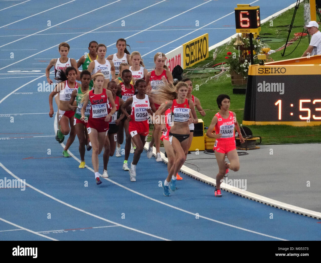 Die IAAF-U20-Weltmeisterschaft 2016 in Bydgoszcz, Polen, zeigte das 3000-m-Finale der womenâ, das die sportliche Leistung und den Wettkampf auf internationaler Ebene demonstrierte. Stockfoto